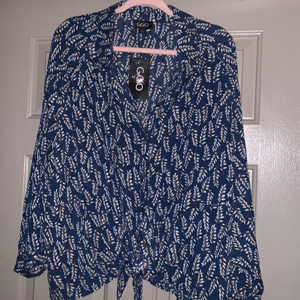 Floral design tie front button down top from Gigio